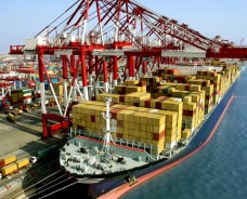 Container/ship-to-shore cranes